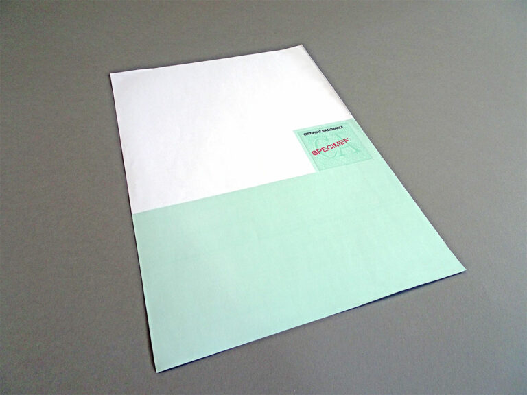 Carte verte d'assurance avec courrier